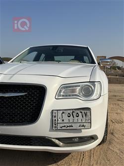 کرایسلەر 300